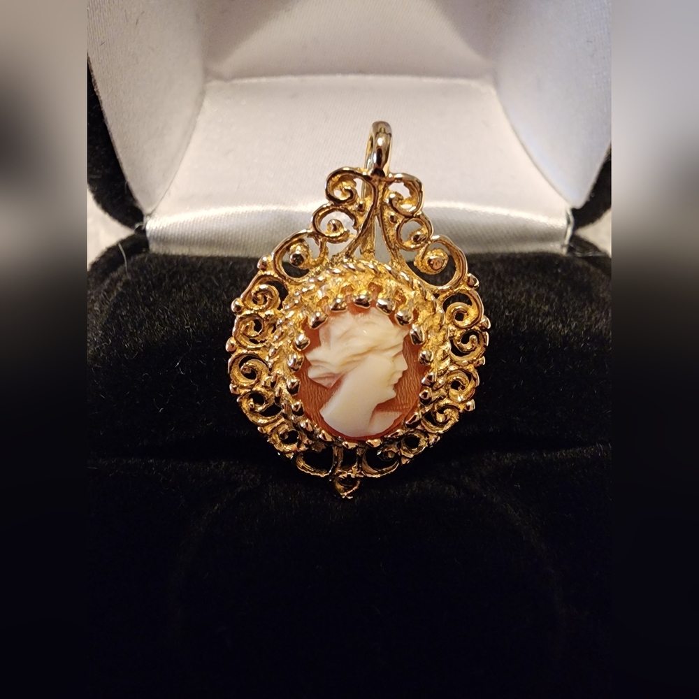 Elegant Gold Cameo Pendant
